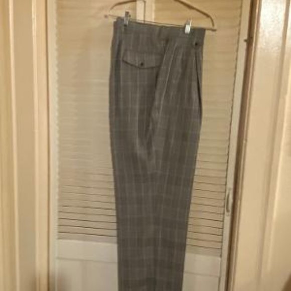 Tiglio Rosso 3 piece Gray plaid Suit - Picture 5 of 9